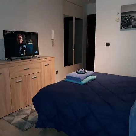 Lovely Studio In The Heart Of The Town Apartment